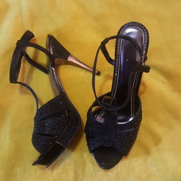 SALE‼️ Valenti Franco strappy heel sandals - Picture 2 of 5